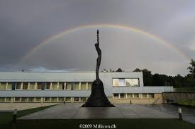 statue in memory of the patriots of January 1991