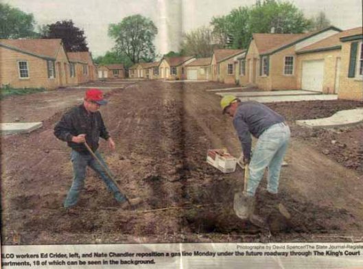 State Journal-Register photo of Kings Court rehab project, 1998